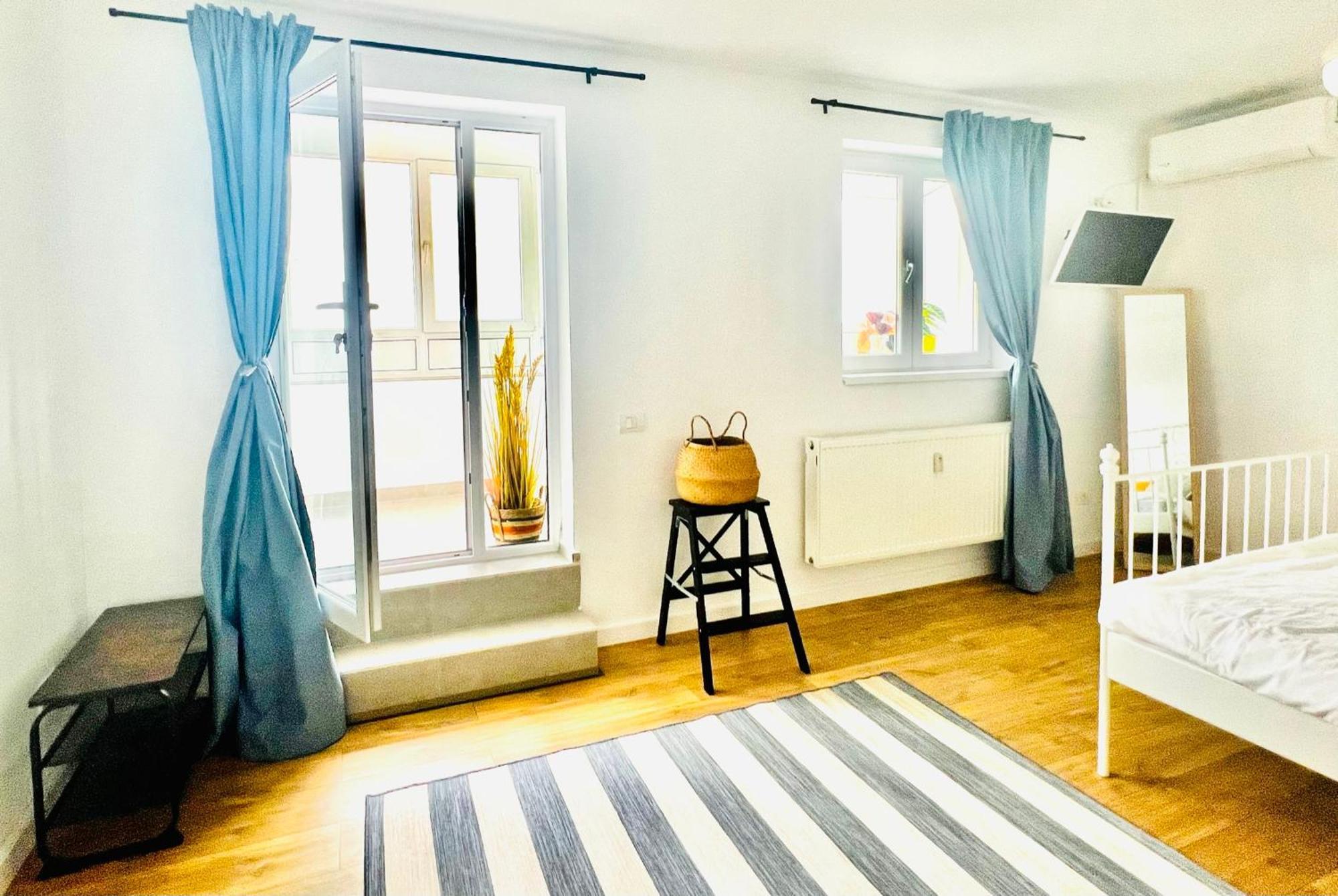Spectacular View Over The City - Dorobanti Studio Apartment Букурещ Екстериор снимка